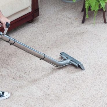 https://aapfacilityservices.com/wp-content/uploads/2018/12/steam-carpet-cleaning-services-1-370x370.jpg